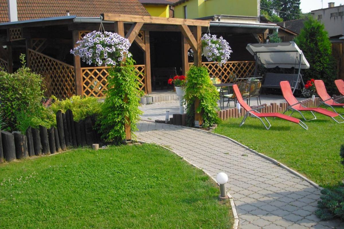 Penzion U Balcarky Ostrov u Macochy Ngoại thất bức ảnh